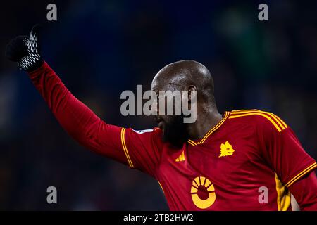 Reggio Emilia, Italien. 3. Dezember 2023. Romelu Lukaku von AS Roma Gesten während des Fußballspiels der Serie A zwischen US Sassuolo und AS Roma. Quelle: Nicolò Campo/Alamy Live News Stockfoto