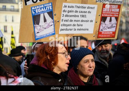 Paris, Frankreich. Dezember 2023. Julien Mattia/Le Pictorium - 40. Jahrestag des Marsches gegen Rassismus, Paris, 3. Dezember 2023 - 03/12/2023 - France/Ile-de-France (Region)/Paris - Demonstranten zum 40. Jahrestag des Marsches gegen Rassismus, Paris, 3. Dezember 2023 Credit: LE PICTORIUM/Alamy Live News Stockfoto