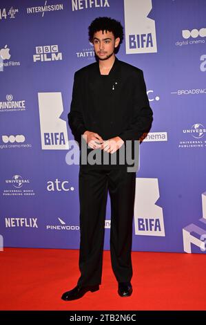 London, Großbritannien. Dezember 2023. Archie Madekwe nimmt an den 26. British Independent Film Awards 2023 im Old Billingsgate in London Teil. Quelle: Siehe Li/Picture Capital/Alamy Live News Stockfoto