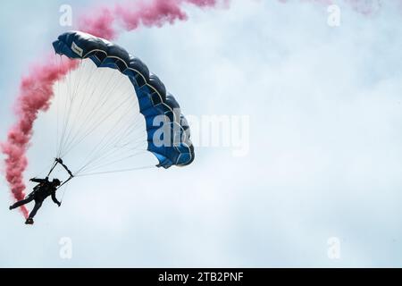 Bournemouth, Vereinigtes Königreich - 1. September 2023: Bournemouth Air Festival the Tigers Freefall Fallschirmspringer Display Team Stockfoto