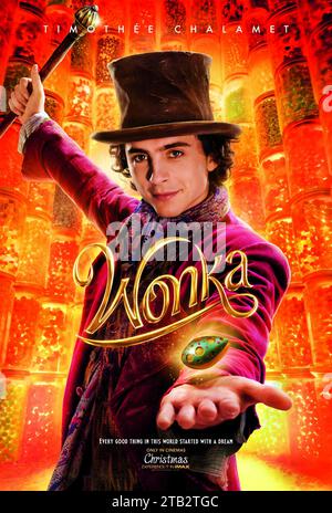 Wonka (2023) unter der Regie von Paul King mit Timothée Chalamet, Olivia Colman und Hugh Grant. Prequel über das frühe Leben von Willie Wonka, der beliebten Kinderfigur aus Roald Dahl's Charlie und der Schokoladenfabrik. US-Poster mit einem Blatt***NUR FÜR REDAKTIONELLE ZWECKE***. Quelle: BFA / Warner Bros Stockfoto