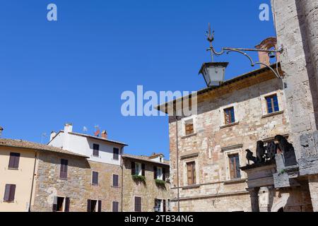 Piazza Grande Square, Montepulciano, Provinz Siena, Toskana, Italien, Euro Stockfoto