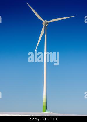 Windkraftanlage eine Windkraftanlage bei Bonndorf im Schwarzwald im Landkreis Waldshut, Baden-Württemberg. Bonndorf im Schwarzwald, Deutschland, 03.12.2023 *** Windkraftanlage Eine Windkraftanlage bei Bonndorf im Schwarzwald im Landkreis Waldshut, Baden Württemberg Bonndorf im Schwarzwald, Deutschland, 03 12 2023 Credit: Imago/Alamy Live News Stockfoto