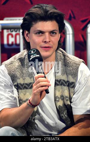 Alex hogh Andersen auf der German Film & Comic Con Winter Edition in der Messe Dortmund. Dortmund, 03.12.2023 *** Alex hogh Andersen auf der German Film Comic Con Winter Edition auf der Messe Dortmund Dortmund, 03 12 2023 Foto:Xn.xKubelkax/xFuturexImagex Comic con 3333 Credit: Imago/Alamy Live News Stockfoto
