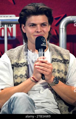 Alex hogh Andersen auf der German Film & Comic Con Winter Edition in der Messe Dortmund. Dortmund, 03.12.2023 *** Alex hogh Andersen auf der German Film Comic Con Winter Edition auf der Messe Dortmund Dortmund, 03 12 2023 Foto:Xn.xKubelkax/xFuturexImagex Comic con 3334 Credit: Imago/Alamy Live News Stockfoto