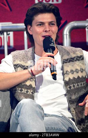 Alex hogh Andersen auf der German Film & Comic Con Winter Edition in der Messe Dortmund. Dortmund, 03.12.2023 *** Alex hogh Andersen auf der German Film Comic Con Winter Edition auf der Messe Dortmund Dortmund, 03 12 2023 Foto:Xn.xKubelkax/xFuturexImagex Comic con 3331 Credit: Imago/Alamy Live News Stockfoto