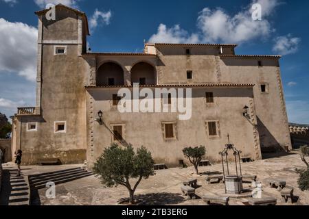 Kleine Stadt und Schlösser auf Mallorca, Spanien, Europa Stockfoto