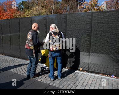 Das Vietnam Veterans Memorial, auch Vietnam Memorial genannt, ist eine US-amerikanische Gedenkstätte in Washington, D.C. Stockfoto