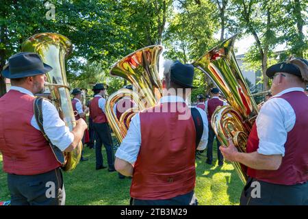 133. Gautrachtenfest des Gauverbandes I (Bayerischer Trachtenverband)D'Raschenberger Teisendorf Standkonzert der Musikkapelle Stockfoto