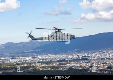 US-Marines AH-1Z Viper Helikopter während Stand-in Force Übung 24 Fuji, Japan, 2. Dezember 2023. Foto von Lance CPL. SAV Ford Stockfoto