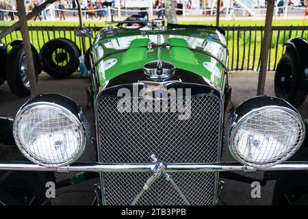 Die 1933 grünen Talbot AV105 Brooklands von Michael Birch auf dem 80. Mitgliedertreffen, Goodwood Motor Racing Circuit, Chichester, Großbritannien Stockfoto