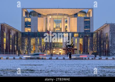 Das Bundeskanzleramt in Berlin. 04.12.2023, Berlin, das Bundeskanzleramt Berlin., Berlin Berlin Deutschland, DEU Bundeskanzleramt *** das Bundeskanzleramt Berlin 04 12 2023, Berlin, das Bundeskanzleramt Berlin, Berlin Deutschland, DEU Bundeskanzleramt Kredit: Imago/Alamy Live News Stockfoto