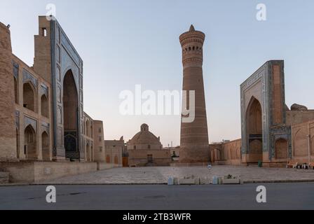 BUCHARA,USBEKISTAN-OKTOBER,22,2023: Schöner islamischer religiöser Komplex in Buchara, Usbekistan. Stockfoto