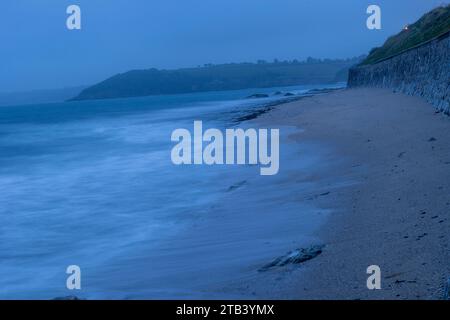 Langzeitfotografie in Falmouth Cornwall bei Castle und Gyllyngvase Beach. Stockfoto