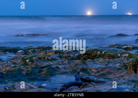 Langzeitfotografie in Falmouth Cornwall bei Castle und Gyllyngvase Beach. Stockfoto