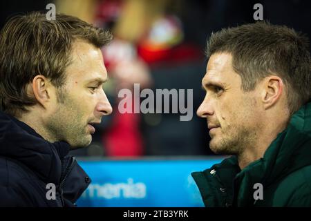 Leverkusen, Deutschland. Dezember 2023. Sportdirektor Simon Rolfes (Leverkusen), Geschäftsführer Sebastian Kehl (BVB) Bayer Leverkusen - Borussia Dortmund 03.12. Stockfoto