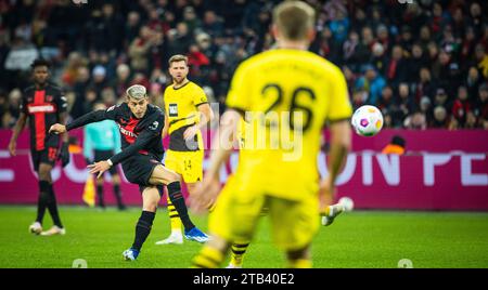 Leverkusen, Deutschland. Dezember 2023. Exequiel Palacios (Leverkusen) Bayer Leverkusen - Borussia Dortmund 03.12.2023 Copyright (nur für journalistisc Stockfoto