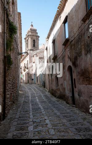 Sizilien: Meer schlägt gegen die Felsen von San Vito Lo Capo Stockfoto