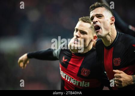 Leverkusen, Deutschland. Dezember 2023. Torjubel: Florian Wirtz (Leverkusen), Granit Xhaka (Leverkusen) Bayer Leverkusen - Borussia Dortmund 03.12.2023 Stockfoto