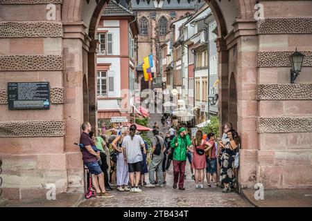 Brückentor Alte Brücke, Heidelberg, Baden-Württemberg, Deutschland *** Brückentor Alte Brücke, Heidelberg, Baden Württemberg, Deutschland Credit: Imago/Alamy Live News Stockfoto