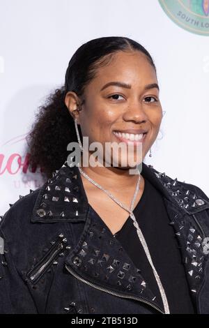Los Angeles, Kalifornien, USA. Dezember 2023. Sängerin Ni'elle nimmt an der Spendenaktion „Prom Expo Unlimited“ Teil, um Jugendliche an einem privaten Ort in Los Angeles, Kalifornien, zu unterstützen. Quelle: Sheri Determan Stockfoto