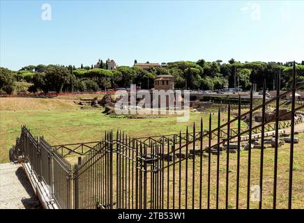 Panoramablicke des Circus Maximus (Circo Massimo) in Rom, Provinz Latium, Italien. Stockfoto