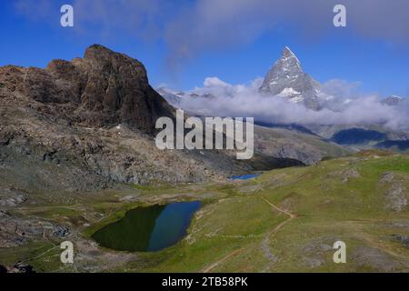 Blick auf das Matterhorn vom Riffelsee bei Rotenboden, Zermatt, Visp, Wallis, Schweiz Stockfoto