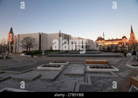 Novi Sad: Theaterplatz (Pozorisni trg). Serbien Stockfoto