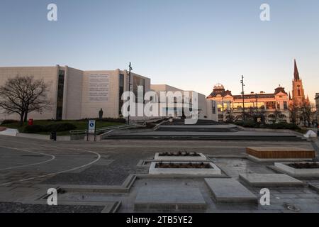 Novi Sad: Theaterplatz (Pozorisni trg). Serbien Stockfoto