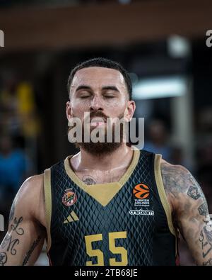 Monaco, Monaco. November 2023 30. ALS Monaco #55 wird Mike James beim Spiel der Turkish Airlines Euroleague Runde 11 zwischen AS Monaco und Olympiacos Piräus in der Gaston Medecin Halle in Monaco am 30. November 2023 gesehen. Foto: Laurent Coust/ABACAPRESS.COM. Quelle: Abaca Press/Alamy Live News Stockfoto