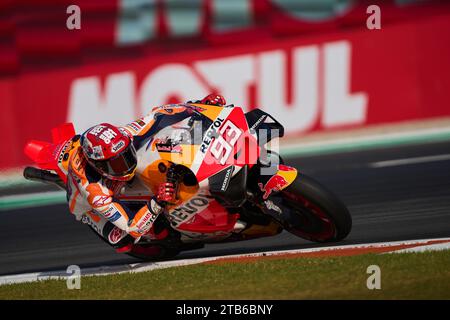 Marc Marquez aus Spanien und Repsol Honda Team fahren während der Rennsitzung der MotoGP Gran Premio Motul de la Comunitat Valenciana auf dem Ricardo Tormo Circuit (Cheste, Übungssitzung der MotoGP Gran Premio Motul de la Comunitat Valenciana). Stockfoto