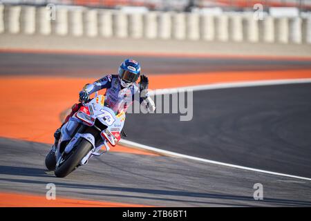 Alex Marquez aus Spanien und Gresini Racing MotoGP fahren während des Qualifying der MotoGP Gran Premio Motul de la Comunitat Valenciana auf dem Ricardo Tormo Circuit (Cheste, Übungseinheit der MotoGP Gran Premio Motul de la Comunitat Valenciana). Stockfoto