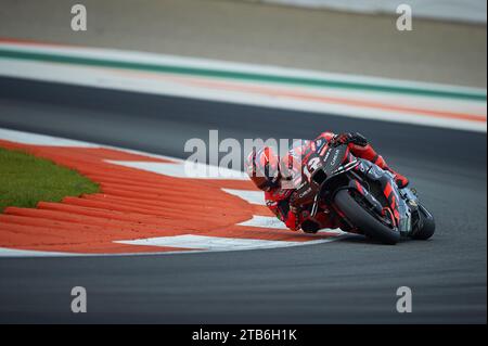 Maverick Vinales aus Spanien und Aprilia Racing Fahrten während des Moto GP Valencia Tests auf dem Ricardo Tormo Circuit (Cheste, Moto GP Valencia Test). Stockfoto