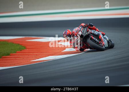 Cheste, Spanien. November 2023. Maverick Vinales aus Spanien und Aprilia Racing Fahrten während des Moto GP Valencia Tests auf dem Ricardo Tormo Circuit (Cheste, Moto GP Valencia Test). (Foto: Vicente Vidal Fernandez/SOPA Images/SIPA USA) Credit: SIPA USA/Alamy Live News Stockfoto