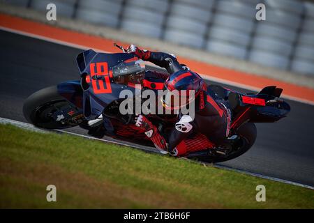 Marc Marquez aus Spanien und Gresini Racing MotoGP fahren während des Moto GP Valencia Tests auf dem Ricardo Tormo Circuit (Cheste, Moto GP Valencia Test). Stockfoto