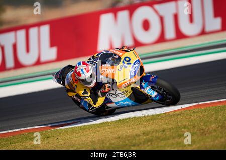 Cheste, Spanien. November 2023. Aron Canet aus Spanien und Pons Wegow Los40 fahren während der Rennsitzung der MotoGP Gran Premio Motul de la Comunitat Valenciana auf dem Ricardo Tormo Circuit (Cheste, Übungssitzung der MotoGP Gran Premio Motul de la Comunitat Valenciana). (Foto: Vicente Vidal Fernandez/SOPA Images/SIPA USA) Credit: SIPA USA/Alamy Live News Stockfoto