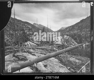 Wasatch Mountain in der Nähe von Ogden, Utah, U.S. Geological Survey Camp im Vordergrund. Stockfoto