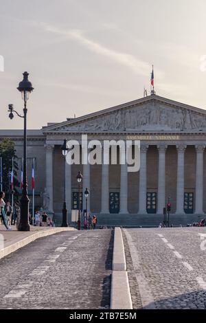 Paris, Frankreich - 8. Oktober 2023 : Ansicht der Assemblée National, der Nationalversammlung des französischen Parlaments in Paris Stockfoto