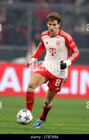 MÜNCHEN, DEUTSCHLAND - 29. NOVEMBER: UEFA Champions League-Spiel zwischen dem FC Bayern MŸnchen und dem FC Kopenhagen am 29. November 2023 in der Allianz Arena in München. Leon Goretzka von Bayern München © diebilderwelt / Alamy Stock Stockfoto