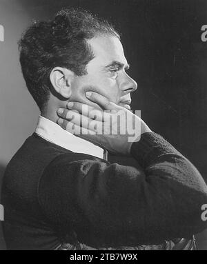 FRANK CAPRA (1897–1991) italienisch-amerikanischer Filmregisseur um 1936 Stockfoto