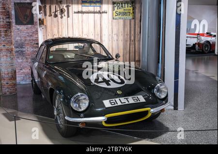 Detail des Lotus Elite Type 14 in Grün aus dem Jahr 1961 im Le Mans Circuit Museum Stockfoto