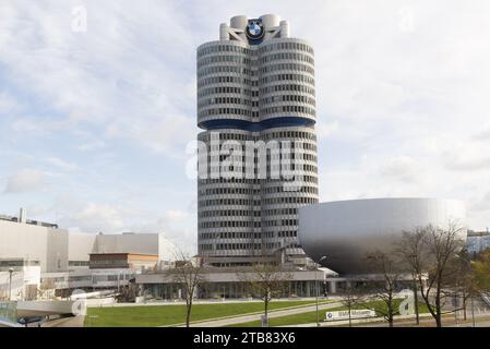 BMW-Vierzylinder-HQ-Gruppe in Minuch Stockfoto