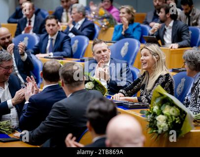 Den Haag, Niederlande. Dezember 2023. - Lucille Werner (CDA) während der letzten Plenarsitzung des derzeitigen Repräsentantenhauses. Während des Treffens werden sich die abscheidenden Abgeordneten nach den Wahlen zum Repräsentantenhaus verabschieden. Quelle: ANP/REMKO DE WAAL/Alamy Live News niederlande Out - belgien Out Credit: ANP/Alamy Live News Stockfoto