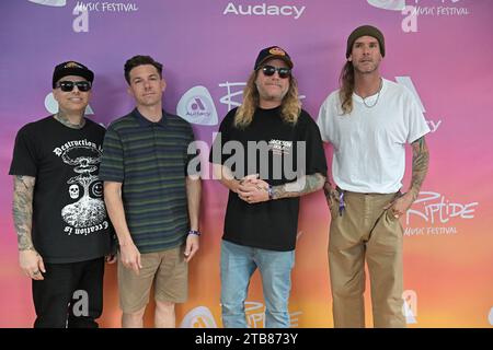 David Foral, Matt Ochoa, Dustin Bushnell und Jared Watson von Dirty Heads nehmen am 3. Dezember 2023 in Fort Lauderdale, Florida, am zweiten Tag des Riptide Music Festivals Teil. (Foto: Michele Eve Sandberg/SIPA USA) Stockfoto