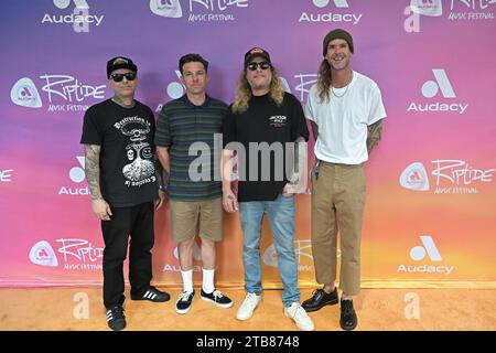 David Foral, Matt Ochoa, Dustin Bushnell und Jared Watson von Dirty Heads nehmen am 3. Dezember 2023 in Fort Lauderdale, Florida, am zweiten Tag des Riptide Music Festivals Teil. (Foto: Michele Eve Sandberg/SIPA USA) Stockfoto