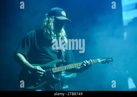 Dustin Bushnell von Dirty Heads tritt am 2. Tag beim Riptide Music Festival am Fort Lauderdale Beach am 3. Dezember 2023 in Fort Lauderdale, Florida auf. (Foto: Michele Eve Sandberg/SIPA USA) Stockfoto