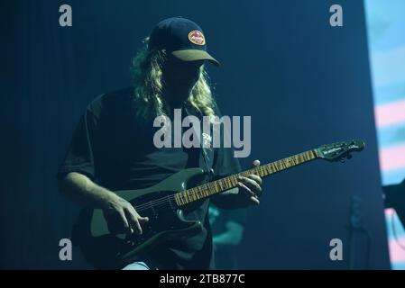 Dustin Bushnell von Dirty Heads tritt am 2. Tag beim Riptide Music Festival am Fort Lauderdale Beach am 3. Dezember 2023 in Fort Lauderdale, Florida auf. (Foto: Michele Eve Sandberg/SIPA USA) Stockfoto