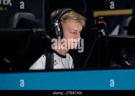 Espoo, Finnland. Dezember 2023. ESPOO, FINNLAND - 1. DEZEMBER: Nicolas 'Keoz' Dgus von GamerLegion während des Elisa Masters Espoo 2023 - Tag 3 in Metro Areena am 1. Dezember 2023 in Espoo, Finnland. (Foto von Gabriel Calvino Alonso/Orange Pictures) Credit: Orange Pics BV/Alamy Live News Stockfoto