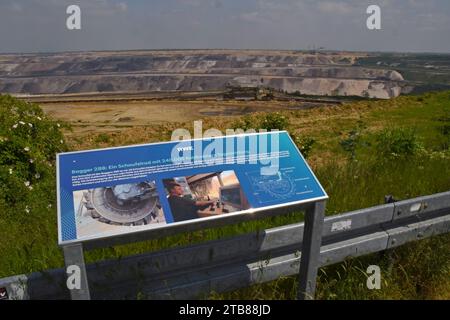 Öffentliche Sichtfläche für das Braunkohlebergwerk Garzweiler II, Düsseldorf, Mai 2023 Stockfoto