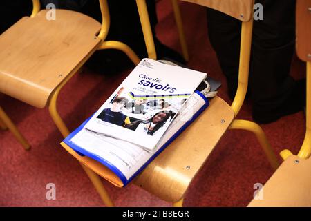 Paris, Frankreich. Dezember 2023. Pressekonferenz "Schock des Wissens" an der Charles Peguy Mittelschule am 5. Dezember 2023 in Paris, Frankreich. Foto: Aurelien Morissard/ABACAPRESS.COM Credit: Abaca Press/Alamy Live News Stockfoto